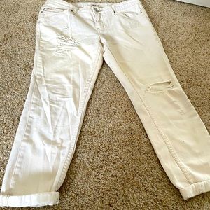 BDG Boyfriend Distressed Jeans